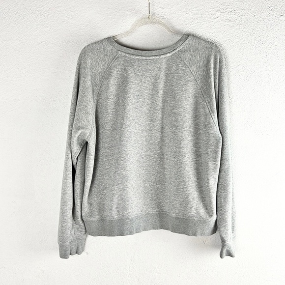 NEW BALANCE |🏃🏻‍♀️ Gray “TRACK CLUB” Athletic Crewneck Sweatshirt - Picture 4 of 11